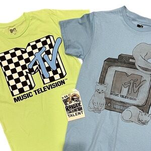 BUNDLE MTV COLLECTIBLE PACK 2 NEW T SHIRTS AND BACKSTAGE TALENT PASS 1987